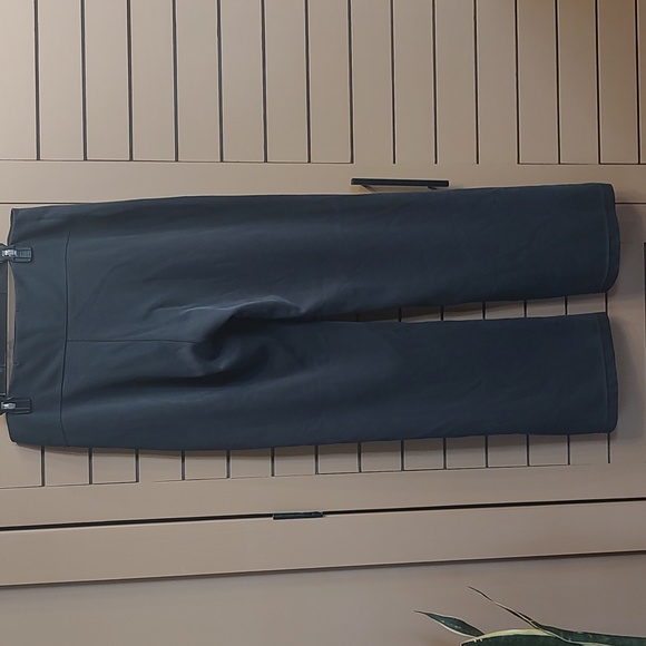 Lululemon Brushed Softstreme Ribbed Zip Flared Pant 32.5 size 14 - Picture 4 of 7